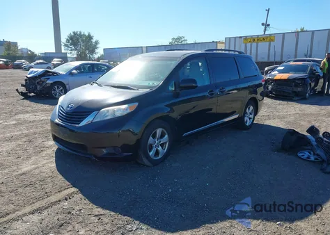 2013 Toyota Sienna Le V6 8 Passenger from USA, damaged, VIN 5TDKK3DC4DS381265